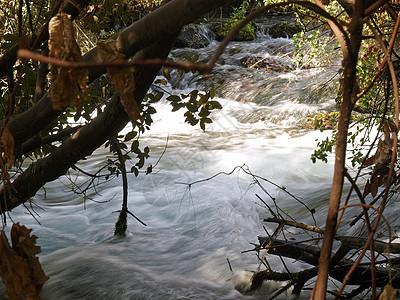森林河流美丽的连锁瀑布瀑布图片