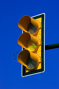 黄黄面包灯橙子城市灯光信号天空安全街道交通法律红绿灯图片