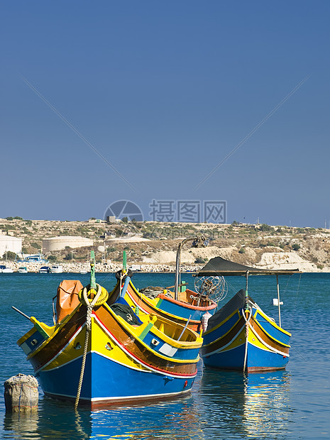 马耳他渔村港口泊位海洋码头场景渔船海岸蓝色旅行庇护所图片