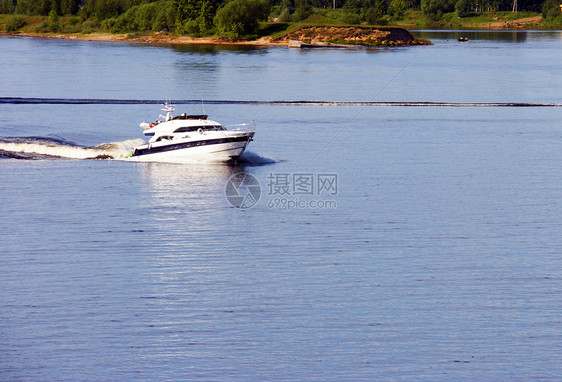 船舰竞争休闲唤醒海浪活动滑雪血管闲暇追求速度图片