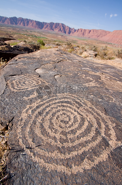 阿纳萨齐峡谷的Petroglyphs原住民雕刻品文明岩画历史文化涂鸦图片