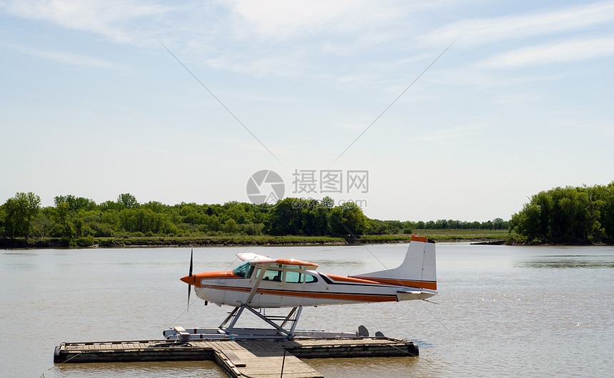 飞机丛林天空浮力乡村水上飞机航空港口码头浮桥螺旋桨图片