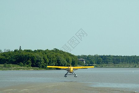 起飞码头螺旋桨浮桥飞机乡村航空漂浮浮力水上飞机运输图片