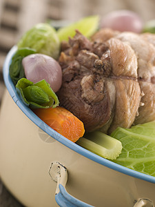 锅烧五花肉韭菜萝卜生产芹菜猪肉芹菜梗美食蔬菜肉汤火锅图片