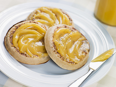 柠檬凝乳松饼食品烹饪厨艺水果水平面包甜点用具早餐刀具图片