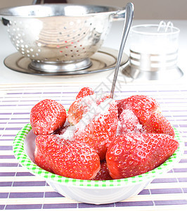 新鲜草莓宏观种子早餐水果脆弱性甜点食物团体过滤器糖罐图片