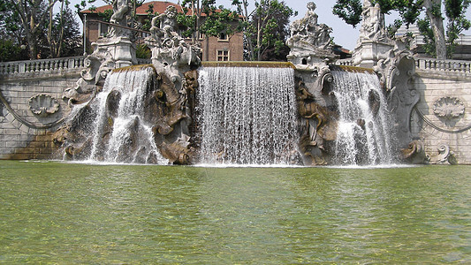 巴洛克喷泉雕像几个月风格图片