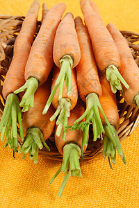 新鲜胡萝卜橙子食物花园营养收成柳条海湾篮子饮食蔬菜图片