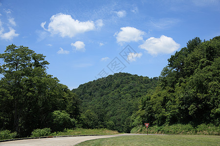 蓝岭公园大道  山口风景山峰国家大路树木绿色山脉旅游旅行曲线背景图片