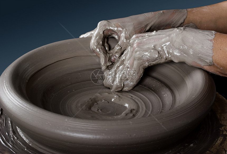 波特的艺术工作文化黏土陶瓷艺术家陶器工艺制品车轮锯末图片