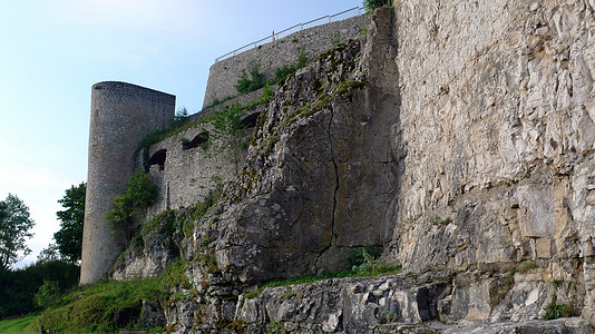 胡亨内芬城堡东容堡垒中年贵族房子骑士建筑石头黑暗时代废墟图片