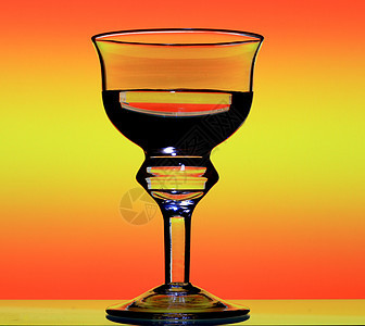 玻璃酒杯金子背景图片