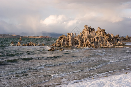 莫诺湖湖旅行风景盐水编队碱性岩石碳酸盐沙漠地质学火山图片