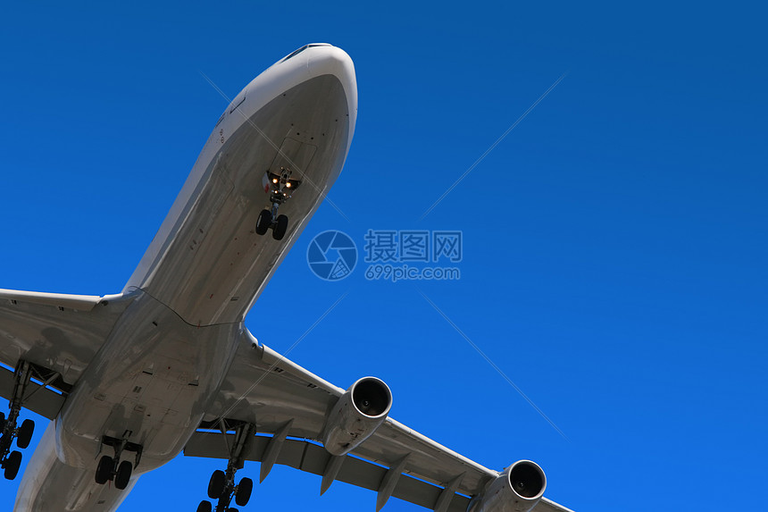 飞机轮子航空公司航空速度货物天空蓝色引擎齿轮假期图片