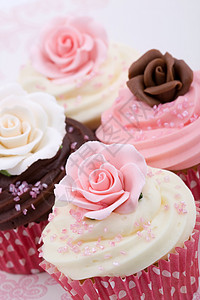 蛋糕玫瑰结婚纸杯蛋糕婚礼烘焙小雨甜点面包玫瑰蛋糕圆点冰镇烘烤背景