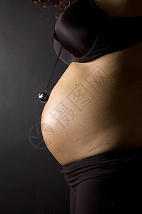 30周怀孕的青少年母亲生活女性腹部妻子海岸产妇妈妈女士希望图片