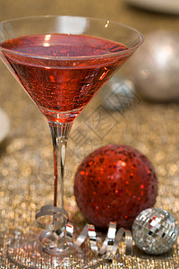 圣诞鸡尾酒鸡尾晚餐火花酒精饮料红色庆祝活动玩具酒杯图片