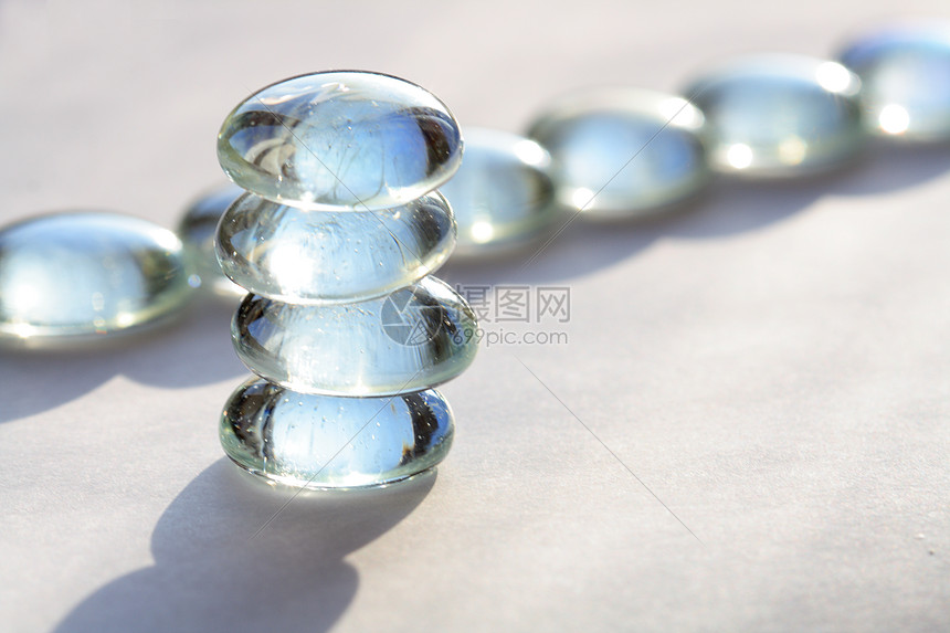 玻璃石头元素概念性阴影平衡玻璃球设计图片