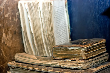 旧书棕色黄色文档架子字典教育学习收藏智慧图书馆图片