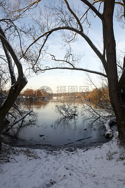 冬季湖天气场景场地降雪季节反思天空风景国家树木图片