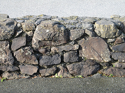 石墙护城河外壳边缘边界障碍分割城市石头路面财产背景图片