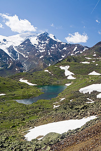 Cevedale山和小湖图片