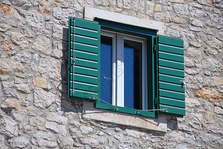窗户的绿窗子 克罗地亚 伏地安快门百叶窗建筑学木窗绿色图片