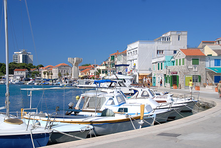 克罗地亚沃迪斯镇的泊船游艇码头高清图片