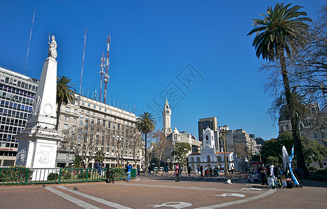 五月广场旗帜地标景观城市游客蓝天环境吸引力金字塔旅游图片