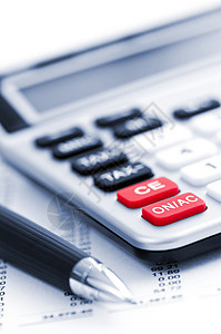 税务计算器和笔办公室报告商业键盘计算器平衡帐户总数数字利润图片