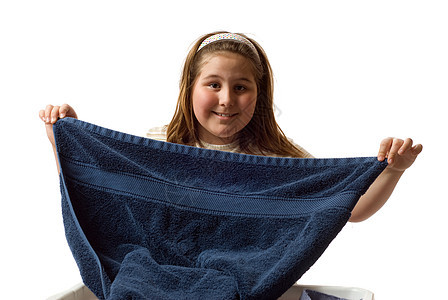 折毛巾女孩背景图片