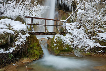 冬季瀑布之桥图片