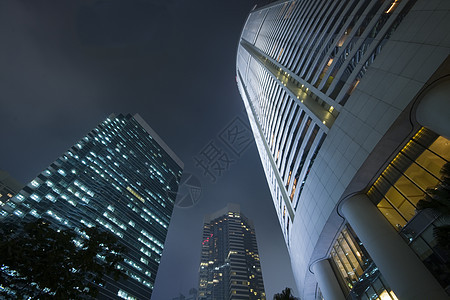 展望新的现代建筑商业中心摩天大楼的建设前景和公司玻璃城市镜子窗户蓝色市中心天空反射办公室图片