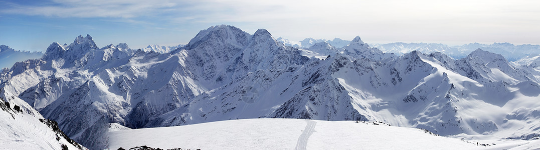 埃尔布鲁斯山 全景旅游土地高山冻结天空山峰晴天爬坡冰川登山图片