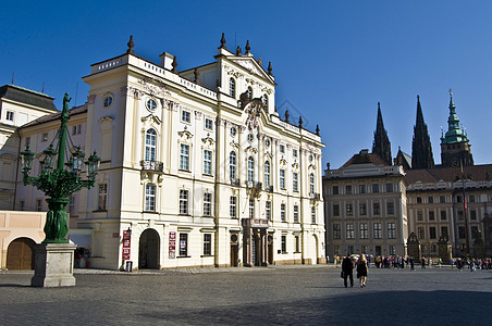 布拉格的旧宫殿城市旅行晴天历史天空蓝色建筑文化城堡假期图片