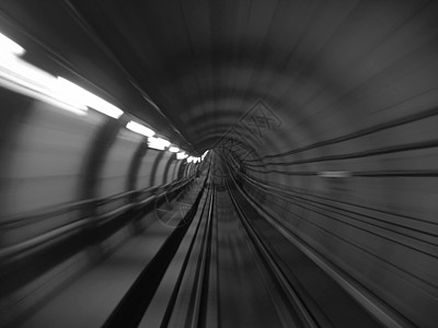 地铁隧道城市铁轨管子仓库运输车辆踪迹曲线运动过境背景图片