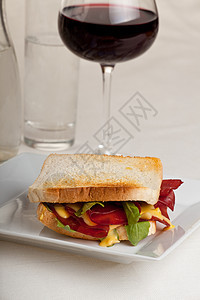 热火腿三明治加火箭沙拉食物午餐面包美食盘子奶油宏观皮农图片