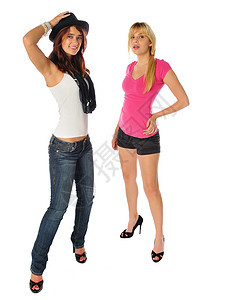 两个朋友一起装扮夫妻女孩们乐趣朋友们闺蜜魅力帽子牛仔裤奖学金衬衫图片