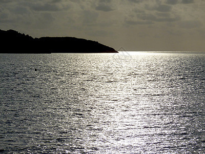 日落前的岛屿图片