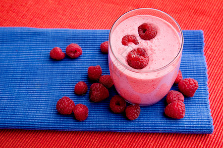 草莓滑雪果味果汁酸奶营养食物森林冰沙水果茶点浆果图片