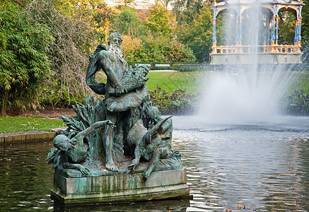 科宁京阿斯特里德公园季节池塘植物喷泉雕塑公园凉亭图片