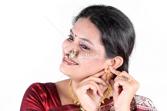 艺术节白色女性衣服女士首饰金子传统文化化妆品装饰品图片