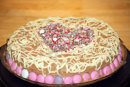 心形蛋糕装饰食物糖果巧克力烘烤背景图片