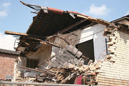 倒塌建筑结构外观房子保险废墟拆除瓦砾场景城市灾难图片