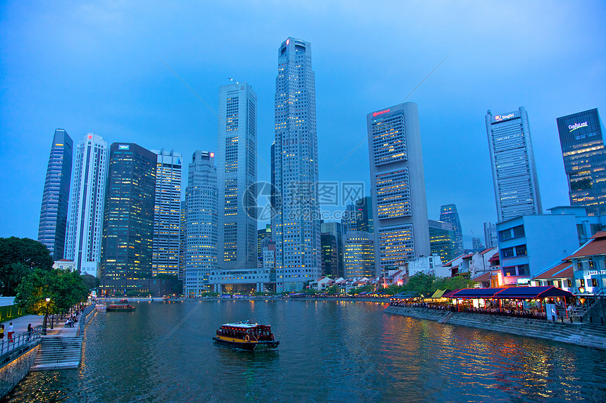 水轮Quay酒吧热带餐厅赤道码头咖啡店夜生活金融摩天大楼驳船图片