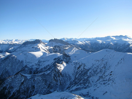 主要高加索山脊天空文件蓝色雪峰木头距离高山全景植被解脱图片