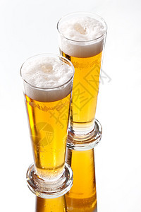 啤酒器皿玻璃状玻璃饮料泡沫黄色图片