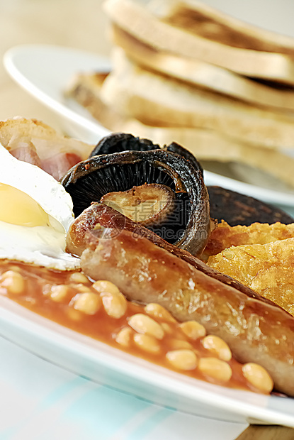 英式早餐布丁香肠熏肉房间英语黑色豆子鸡蛋图片