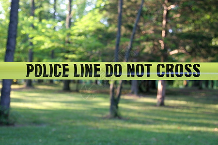 警线不能越过黄色警告调查森林警察场景磁带公园犯罪塑料图片