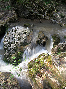 瀑布自然保护区河流青菜岩石频道晴天对象树木山脉风景图片